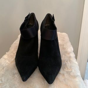 Black pumps size 7
